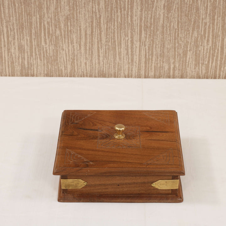 Quaint wooden storage box Wooden Box